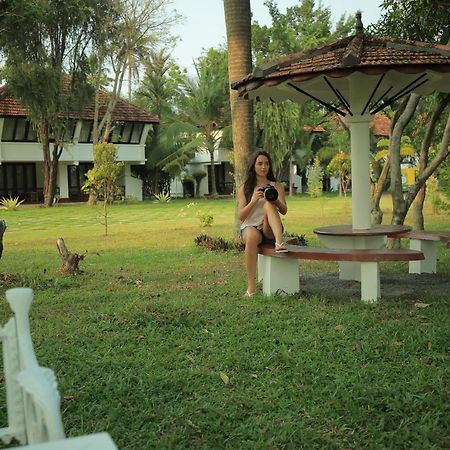 Nihara Resort And Spa Cochin Kochi Eksteriør bilde