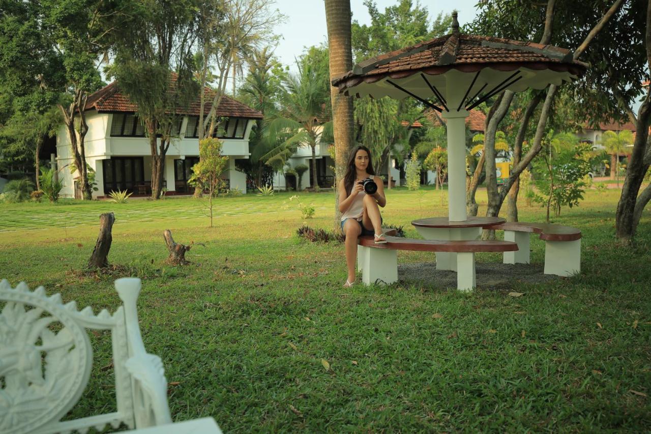 Nihara Resort And Spa Cochin Kochi Eksteriør bilde