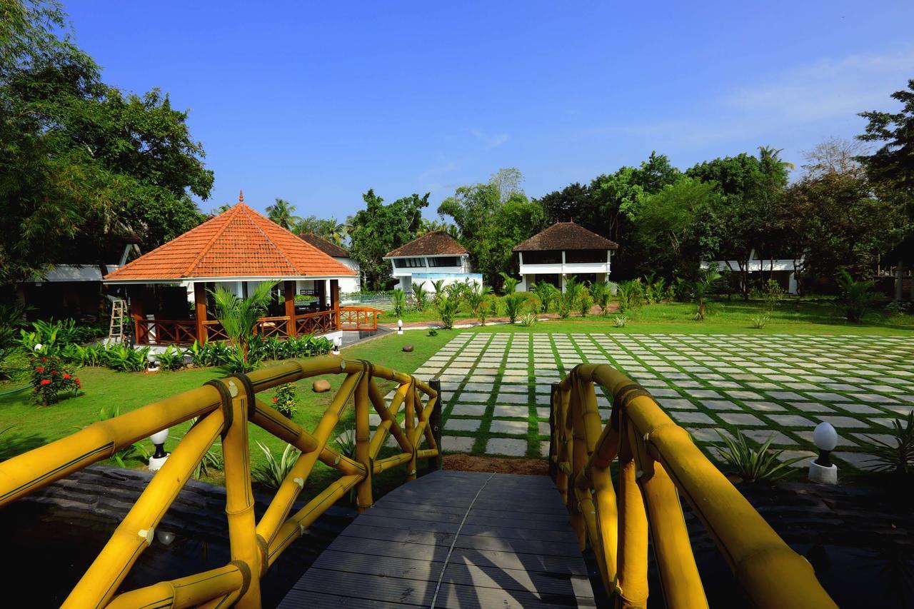 Nihara Resort And Spa Cochin Kochi Eksteriør bilde