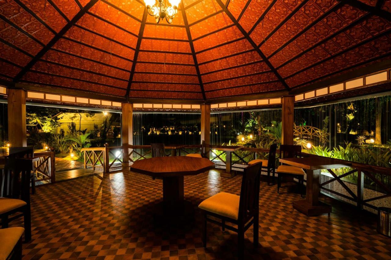 Nihara Resort And Spa Cochin Kochi Eksteriør bilde