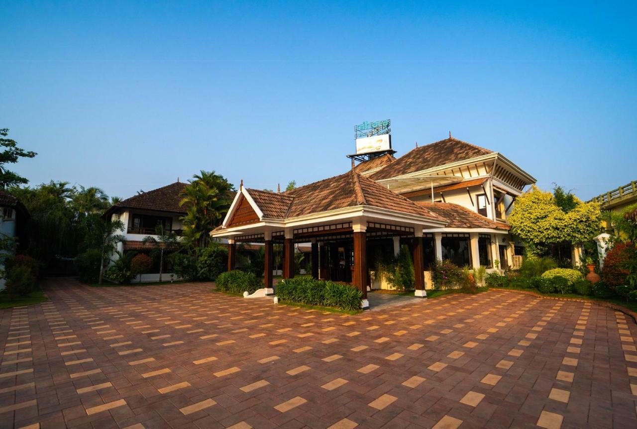 Nihara Resort And Spa Cochin Kochi Eksteriør bilde