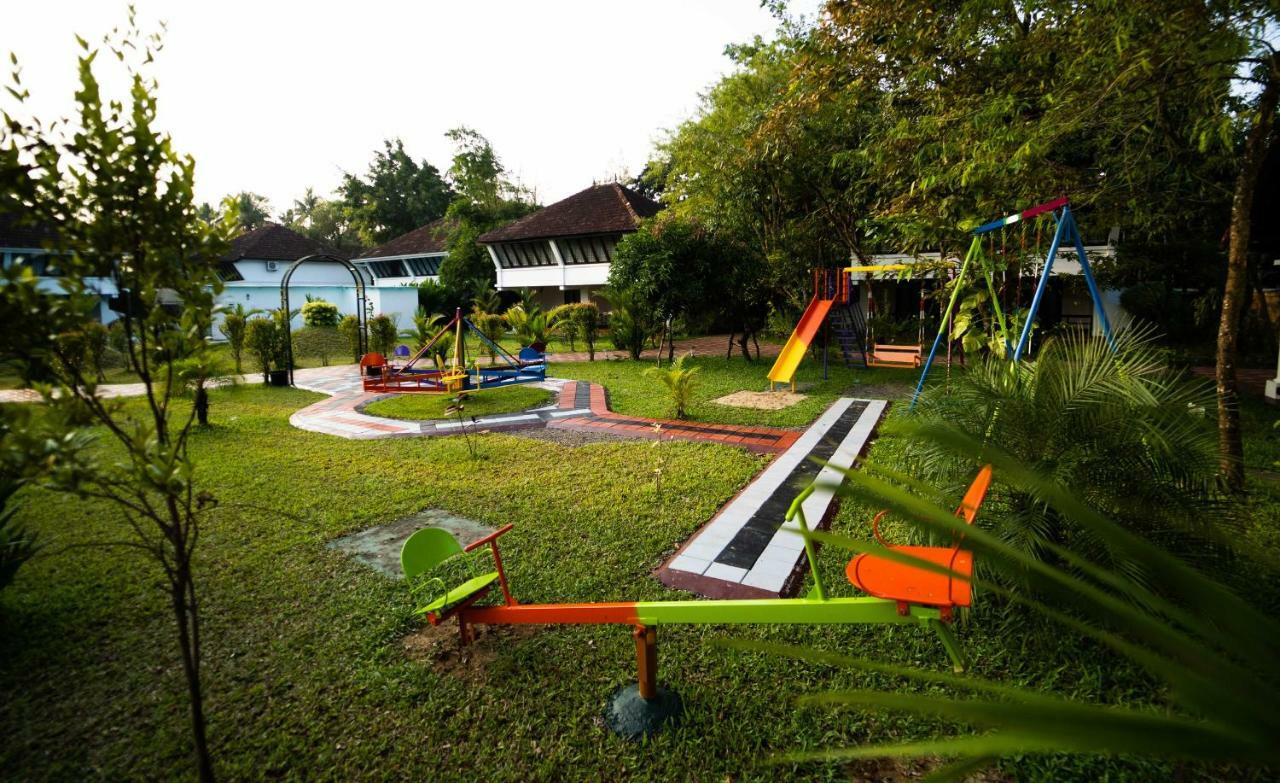 Nihara Resort And Spa Cochin Kochi Eksteriør bilde