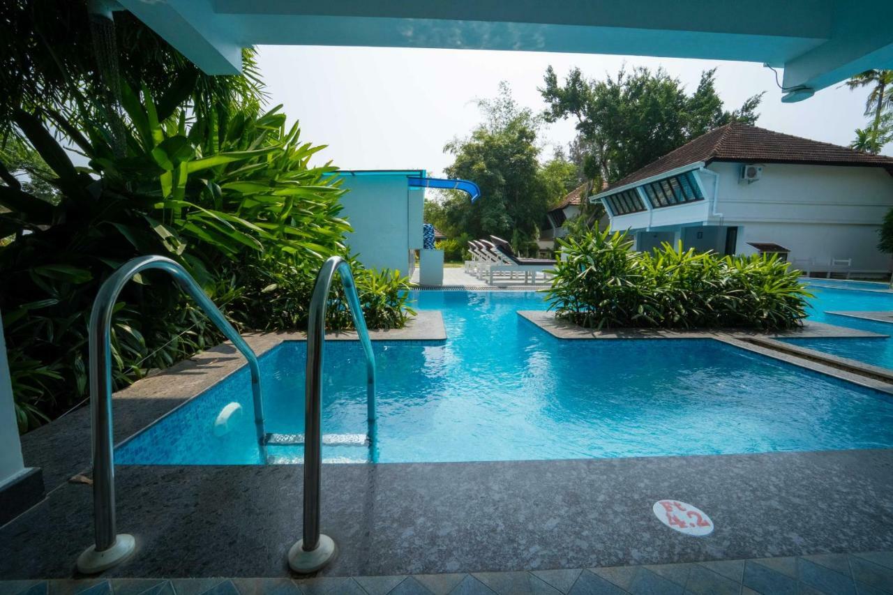 Nihara Resort And Spa Cochin Kochi Eksteriør bilde