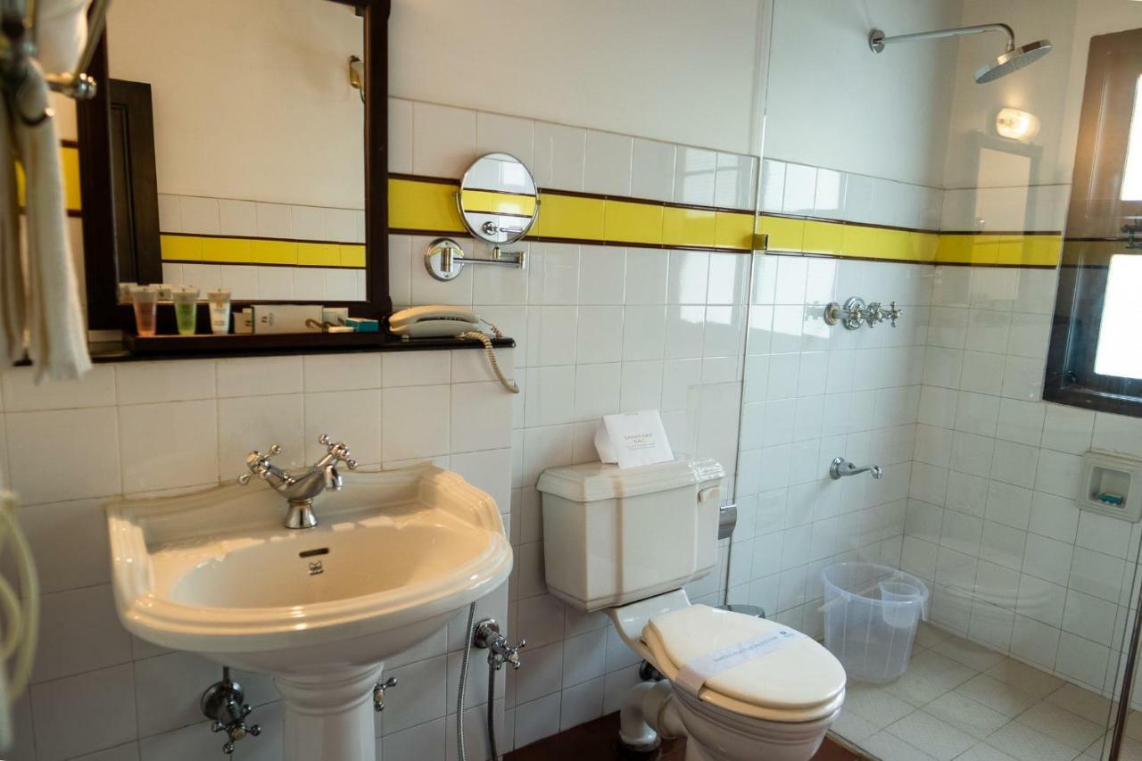 Nihara Resort And Spa Cochin Kochi Eksteriør bilde